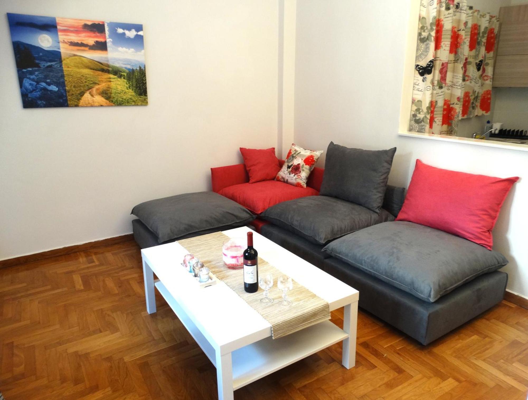 Cosy And Comfortable Apartment In The City Center Athena Bagian luar foto